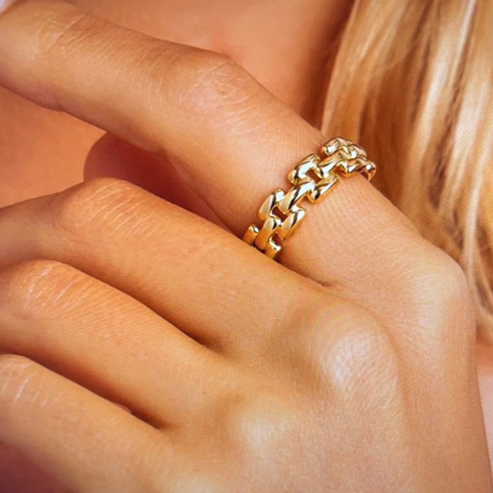 Gorjana Brooklyn Ring - Picture 2 of 3